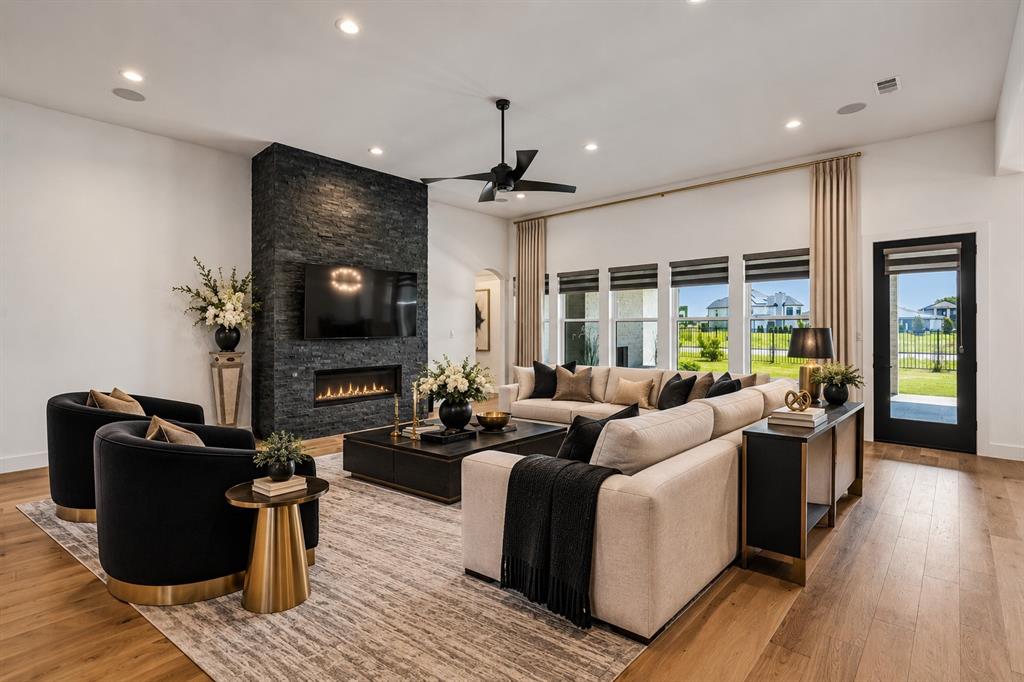 2027 Noe Boulevard