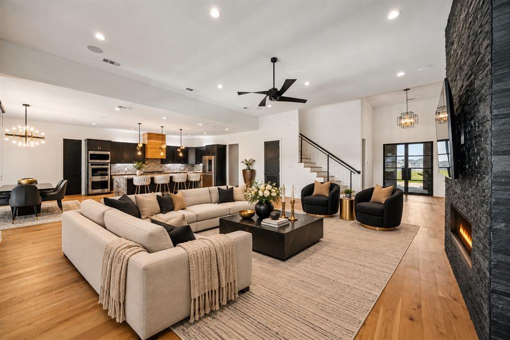 2027 Noe Boulevard