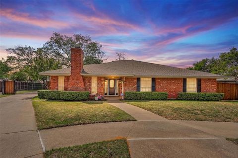 Photo of 2804 Whispering Trail Circle, Pantego, TX 76013 (MLS # 21224907)