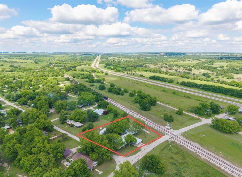 Photo of 302 S Broadway Street, Blanket, TX 76432 (MLS # 21268550)