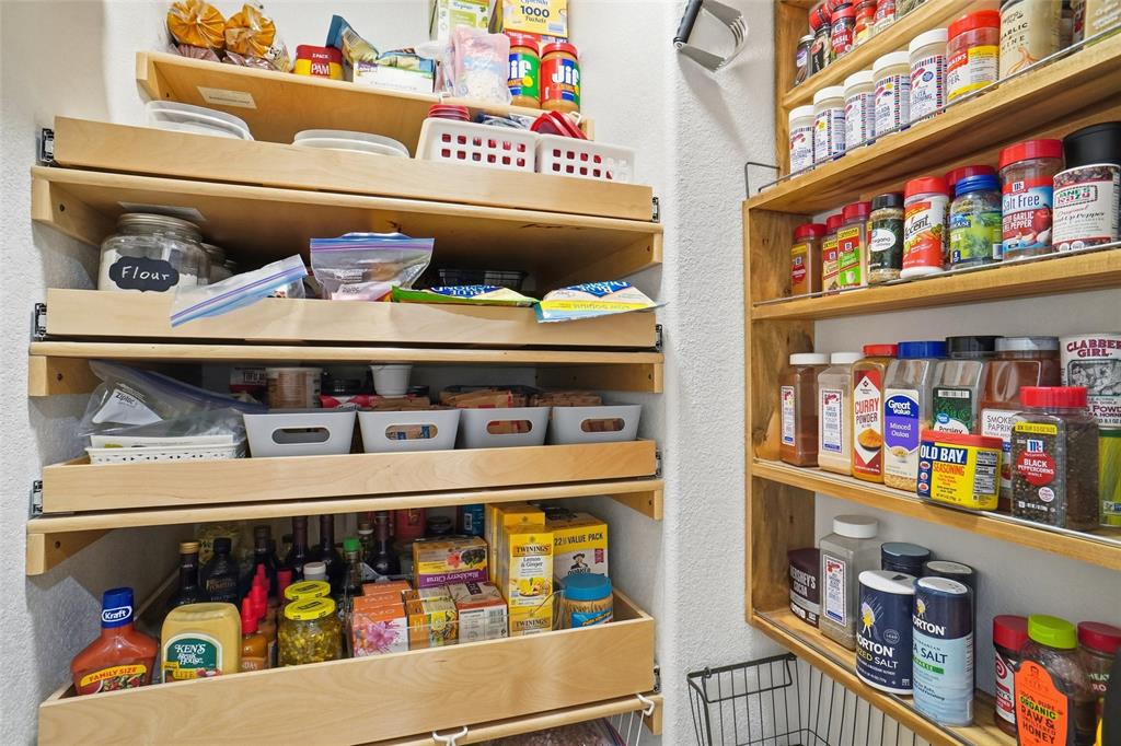 Springtown, Texas 76082, United States, 4 Bedrooms Bedrooms, ,2 BathroomsBathrooms,Residential,Active,231944