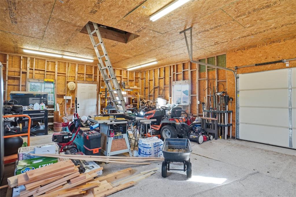 Springtown, Texas 76082, United States, 4 Bedrooms Bedrooms, ,2 BathroomsBathrooms,Residential,Active,231944