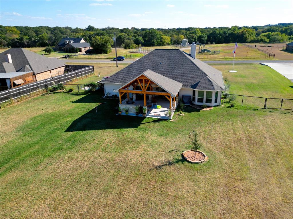 Springtown, Texas 76082, United States, 4 Bedrooms Bedrooms, ,2 BathroomsBathrooms,Residential,Active,231944