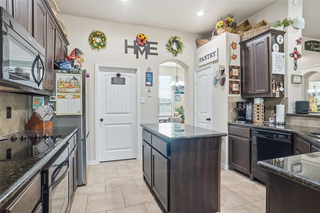 Springtown, Texas 76082, United States, 4 Bedrooms Bedrooms, ,2 BathroomsBathrooms,Residential,Active,231944