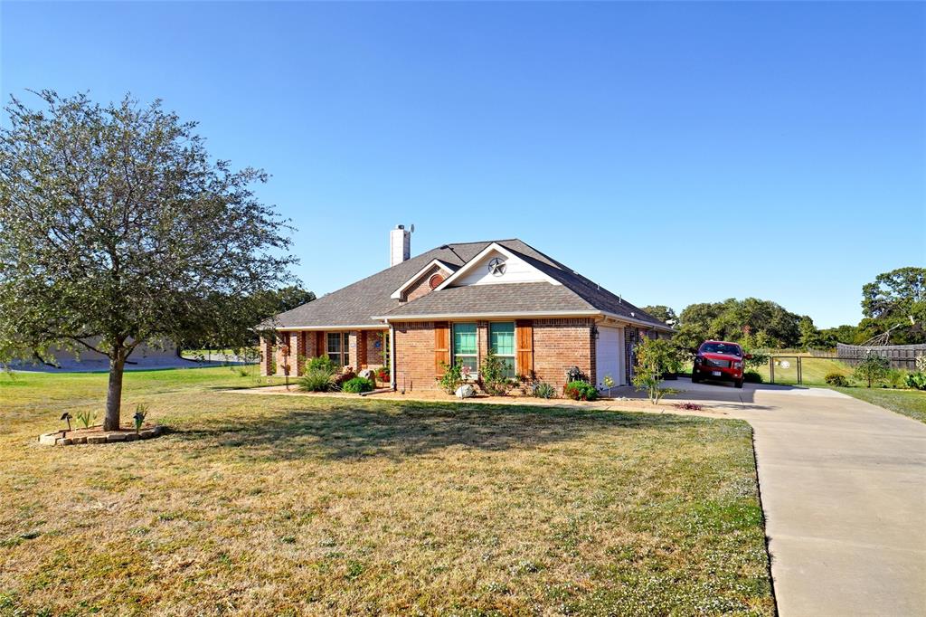 Springtown, Texas 76082, United States, 4 Bedrooms Bedrooms, ,2 BathroomsBathrooms,Residential,Active,231944