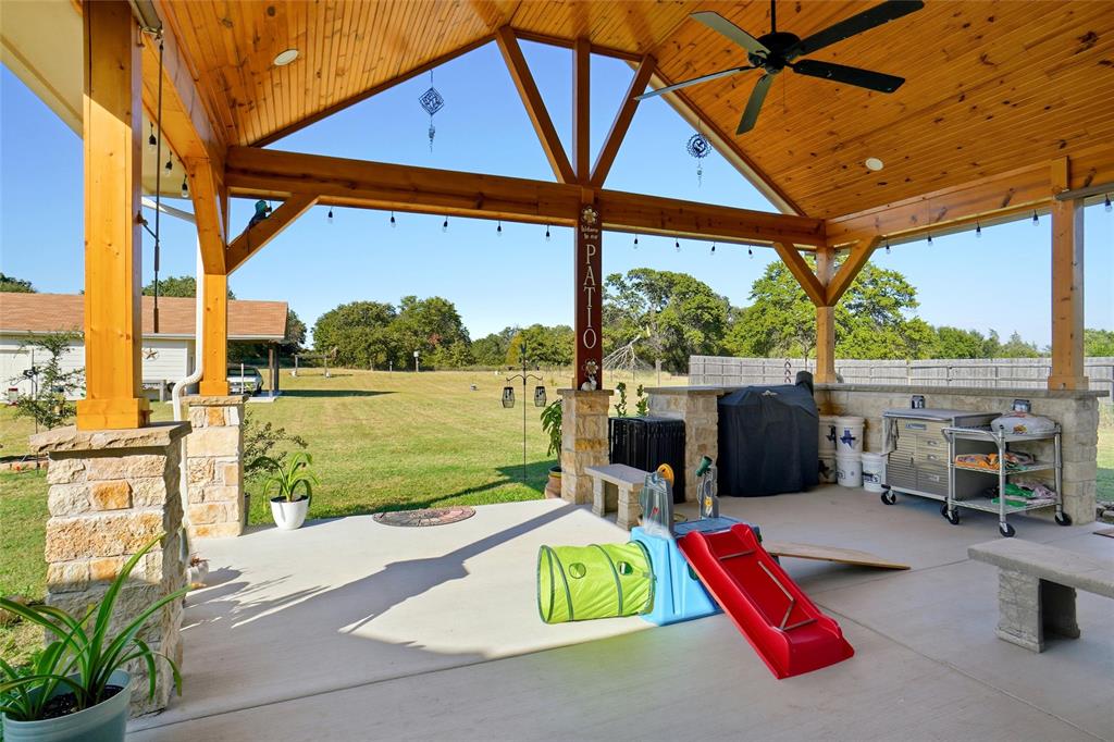 Springtown, Texas 76082, United States, 4 Bedrooms Bedrooms, ,2 BathroomsBathrooms,Residential,Active,231944