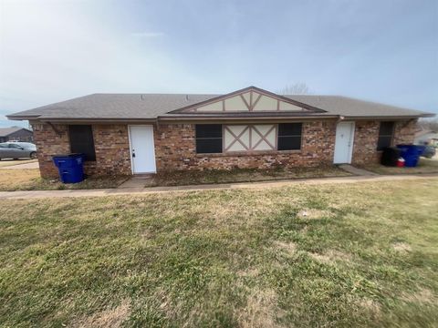 Photo of 201 Pine Meadow Drive #A, Kennedale, TX 76060 (MLS # 21244952)