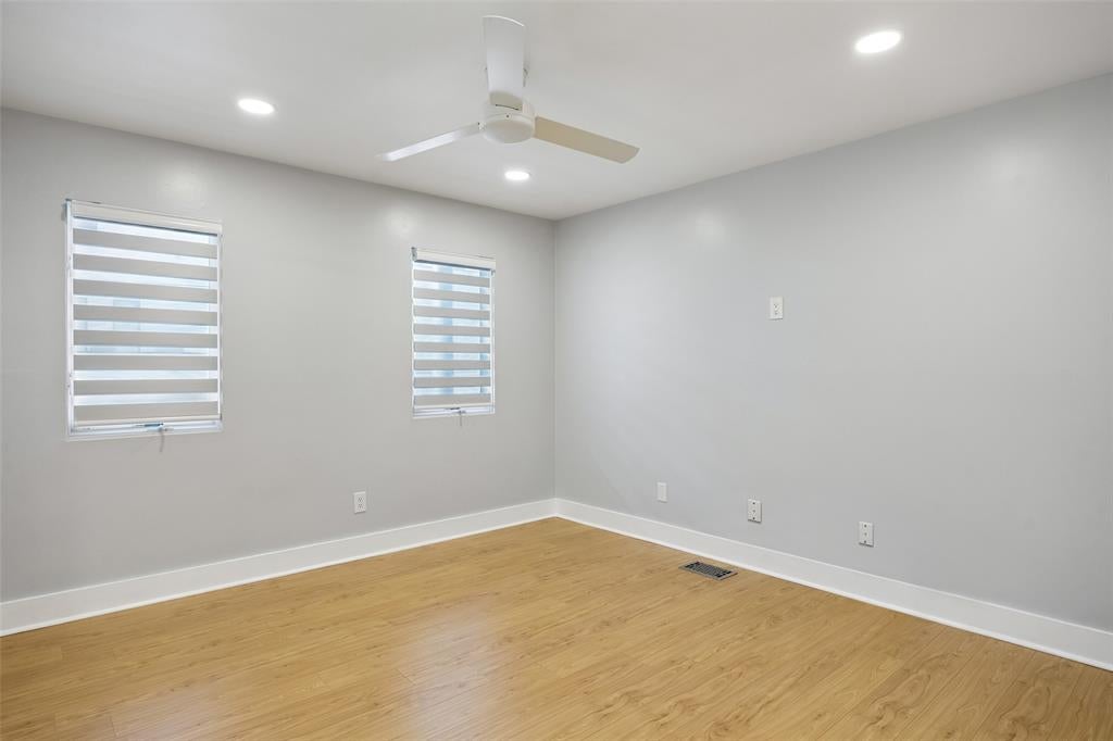 4231 Travis Street 23