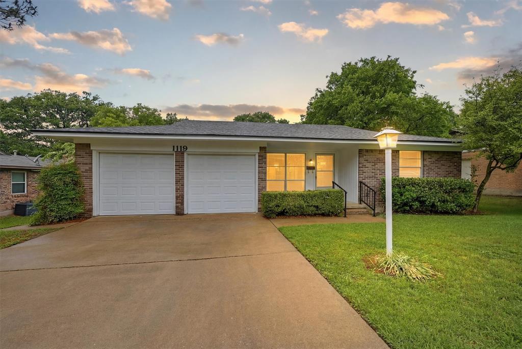 Photo 1 of 26 — 1119 W McGee Street, Sherman, TX 75092