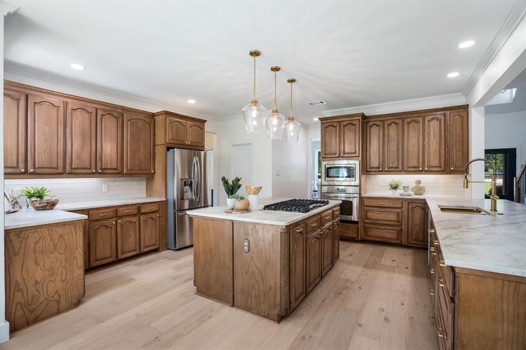 890 Topaz Lane