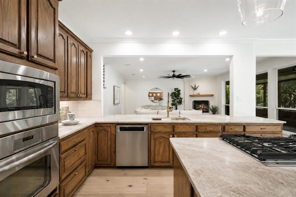890 Topaz Lane