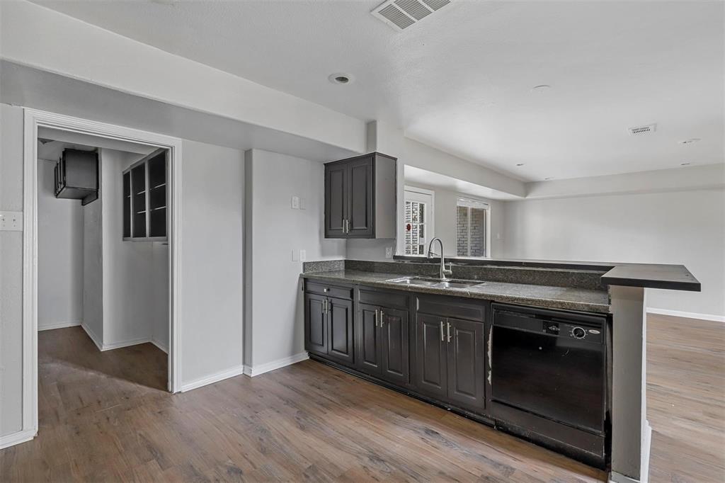 SAINT CLAIRE WOODS TOWNHOUSES - Residential Income