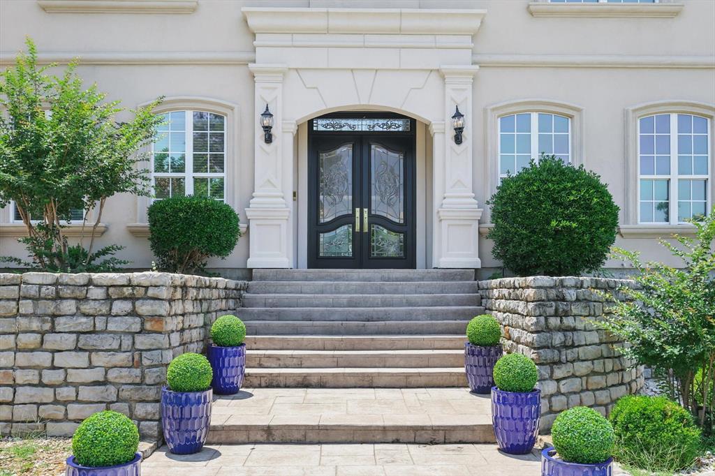 8908 Oakmont Court