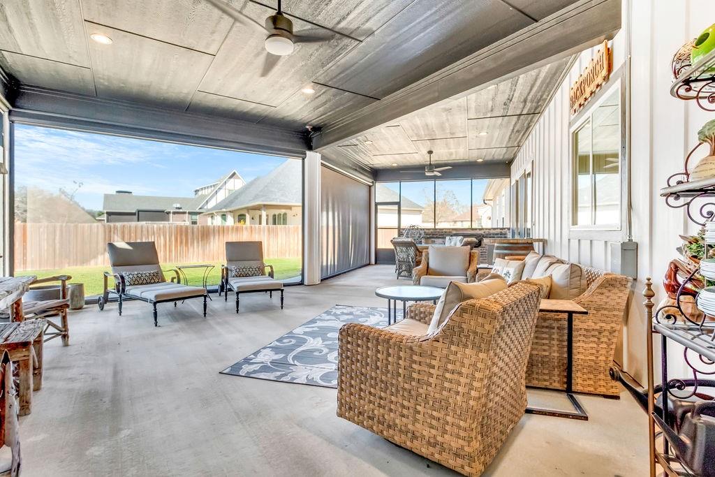 HIDEAWAY - Residential