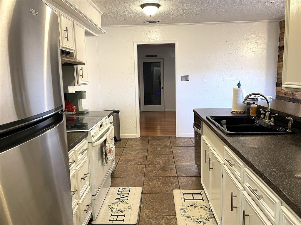 COUNTRY EAST ADDN - Residential