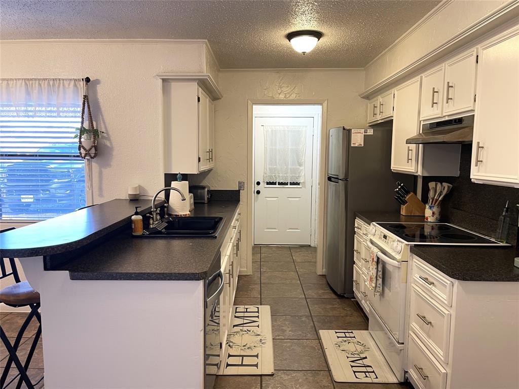 COUNTRY EAST ADDN - Residential