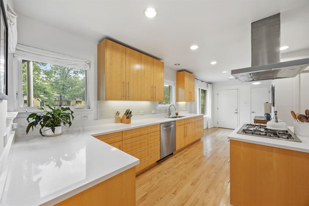 9422 Hermosa Drive