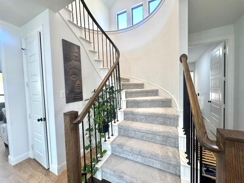 2500 Silver Leaf Drive