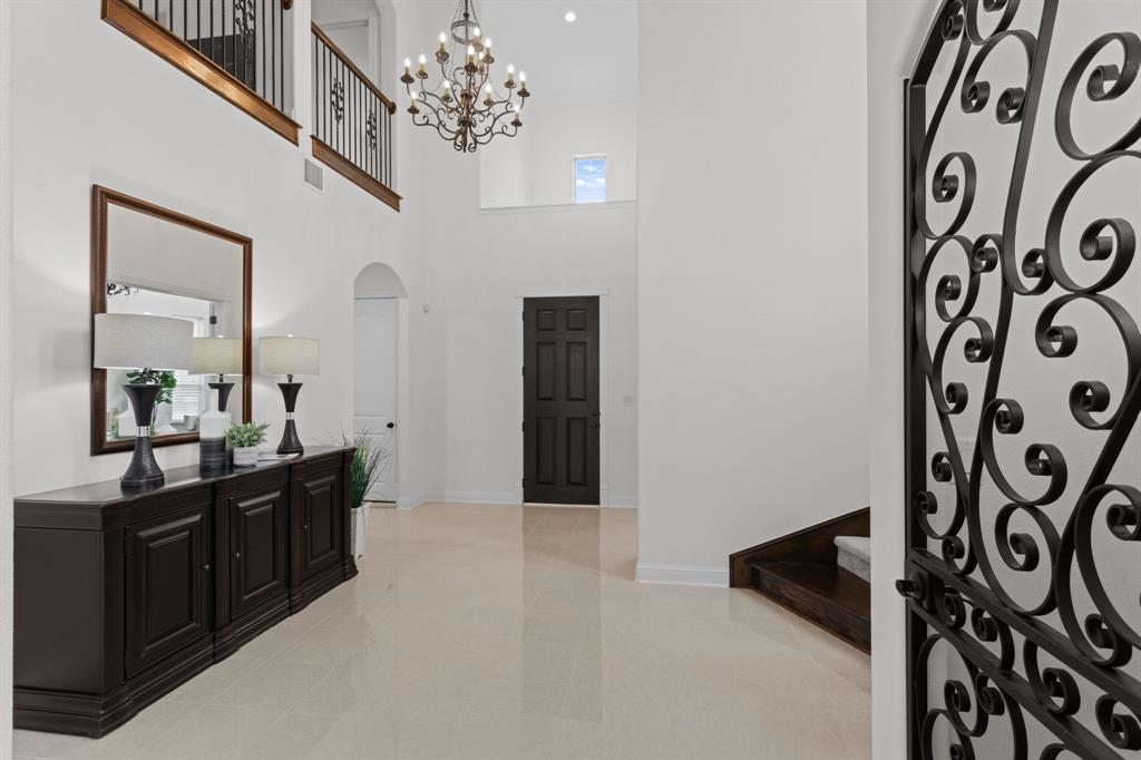 6809 Strauss
