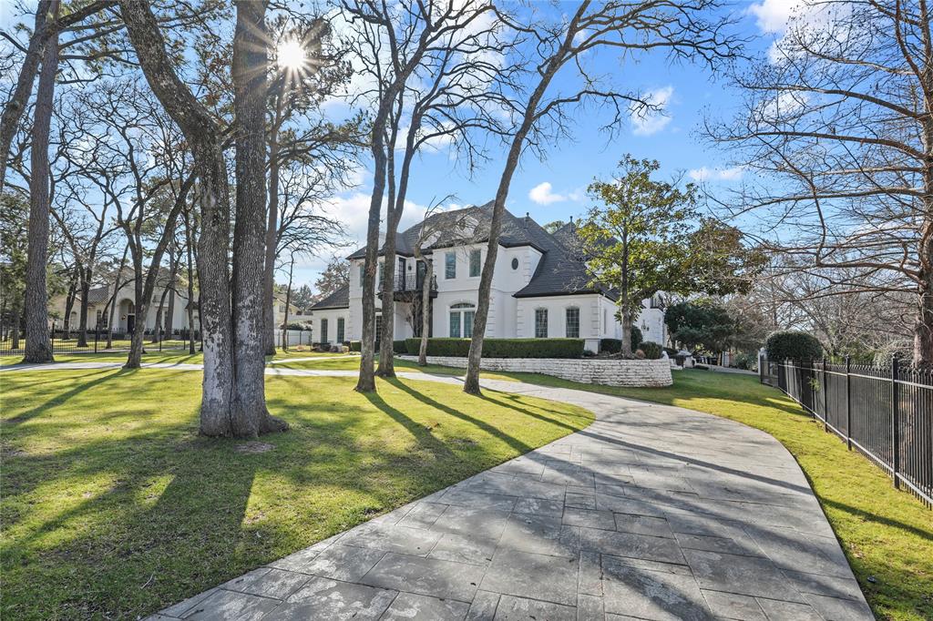 1804 Larkspur Court