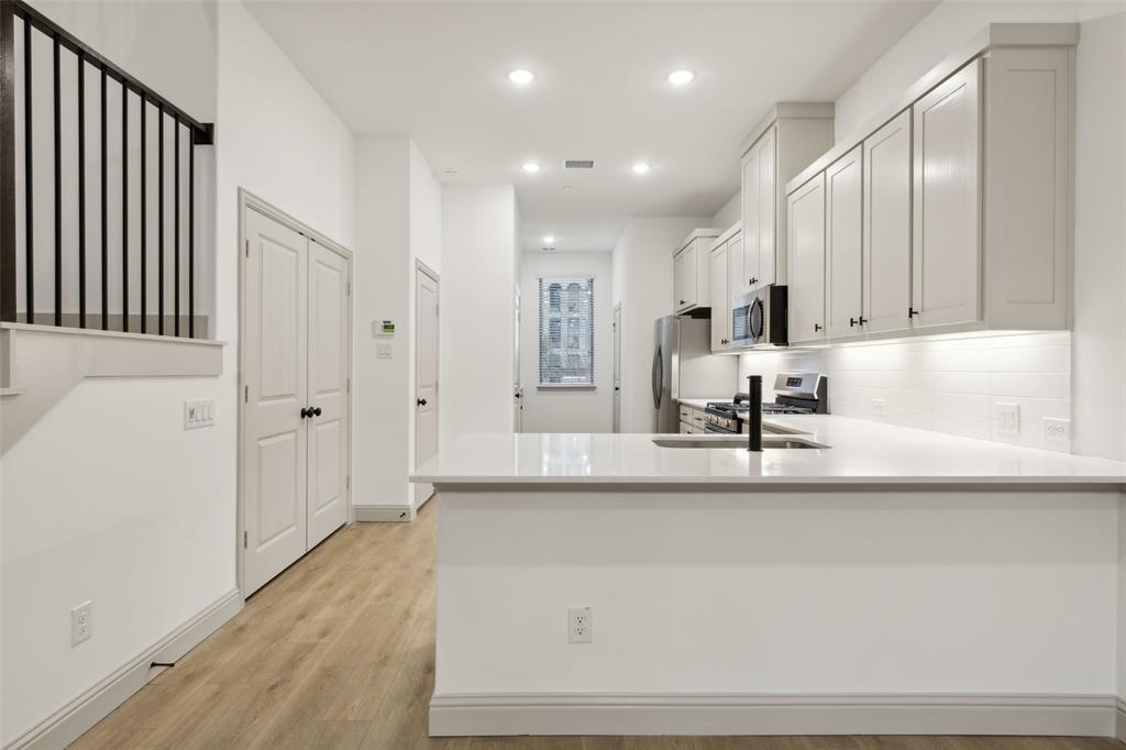 Lake Ridge Commons - Residential Lease