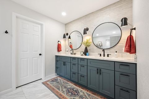 Tiny photo for 1706 Dunn Street, Grapevine, TX 76051 (MLS # 21004108)