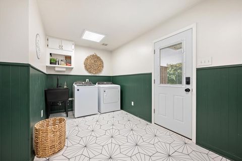 Tiny photo for 1706 Dunn Street, Grapevine, TX 76051 (MLS # 21004108)