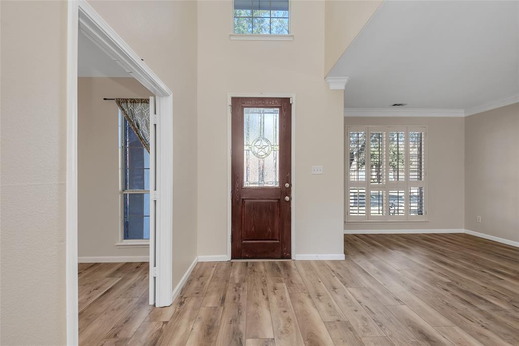 2319 Comanche Trail