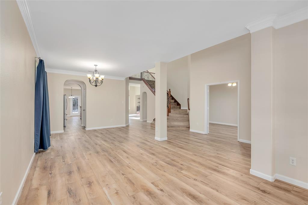 2319 Comanche Trail