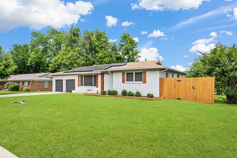 7017 Robinhood Lane Fort Worth TX 76112
