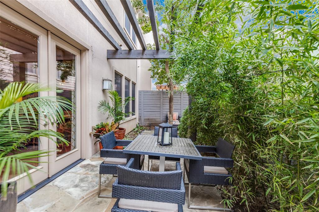 Bowser-Reagan 01 - Residential