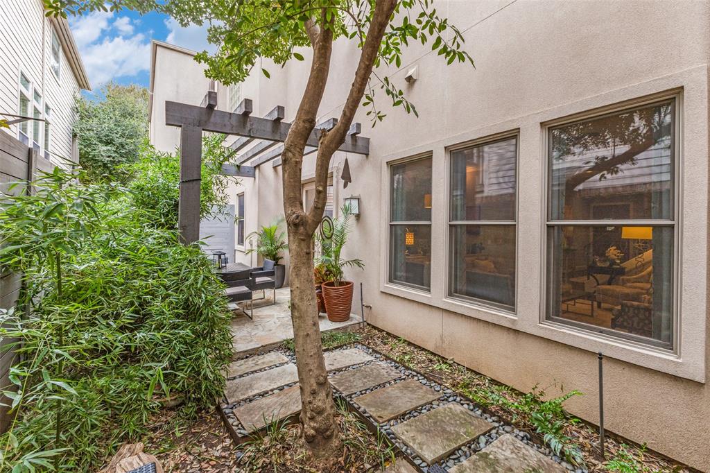 Bowser-Reagan 01 - Residential