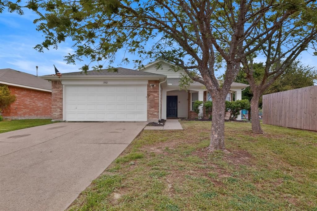Photo of 1502 Warrington Way, Forney, TX 75126 (MLS # 21237458)