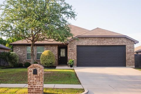 5721 Kennedy Street Watauga TX 76148