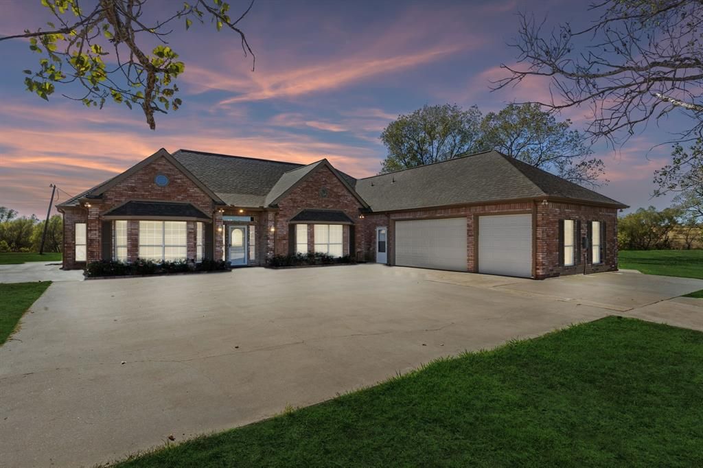 Photo of 5646 County Road 2909, Dodd City, TX 75438 (MLS # 21251944)