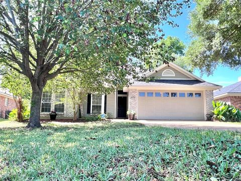 Photo of 311 S Parkridge Drive, Benton, LA 71006 (MLS # 21246725)