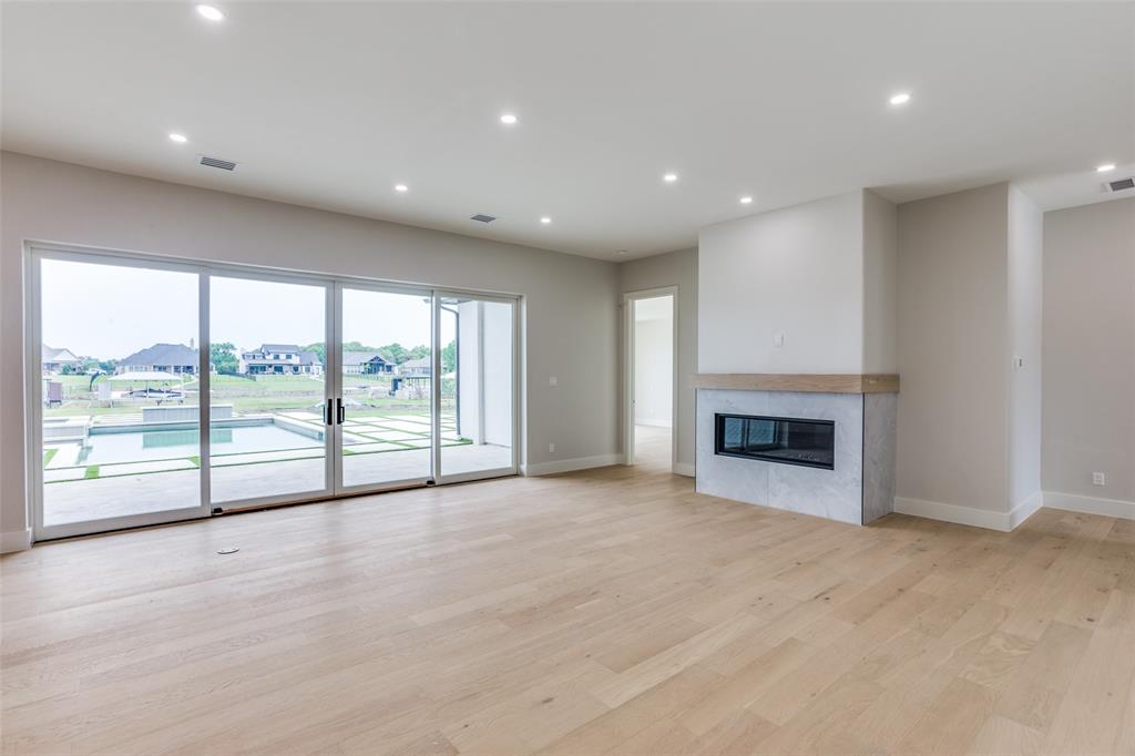 1532 Laguna Bay N