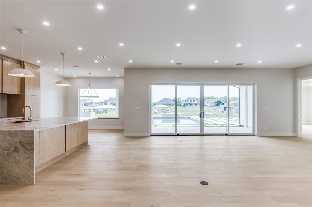 1532 Laguna Bay N