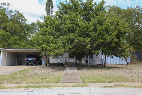 4201 McKibben Street Haltom City TX 76117