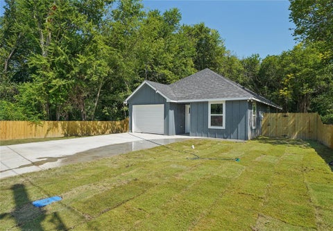Photo of 117 Maxwell Street, Sulphur Springs, TX 75482 (MLS # 21388032)