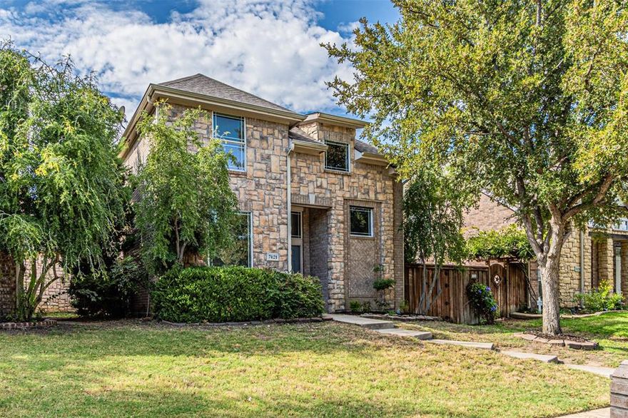 Beautifully Updated 4-Bed, 3-Bath Home, designed with stone and brick, in Preston Vineyards!
Bright, airy, and full of charm—this spacious home with high ceilings offers the privacy of a detached residence with no shared living walls and an oversized two-car garage for additional storage.
Features include a refreshed designer kitchen with granite countertops, brand-new carpet upstairs, fresh interior paint, and updated lighting throughout.
Enjoy a flexible layout with soaring ceilings at the entrance, and a guest suite with private bath downstairs. Walk upstairs into a large game room, two additional bedrooms, a third bathroom, and the owner’s retreat; which boasts a garden tub, separate shower, dual vanities, and a large walk-in closet.
Outside, relax under the covered patio in your private, fenced yard. Community pool access and a prime Frisco location near Preston, Coit, and major tollways—close to parks, shopping, dining & top-rated schools!
Comfort, style, and location—don’t miss this move-in-ready gem!