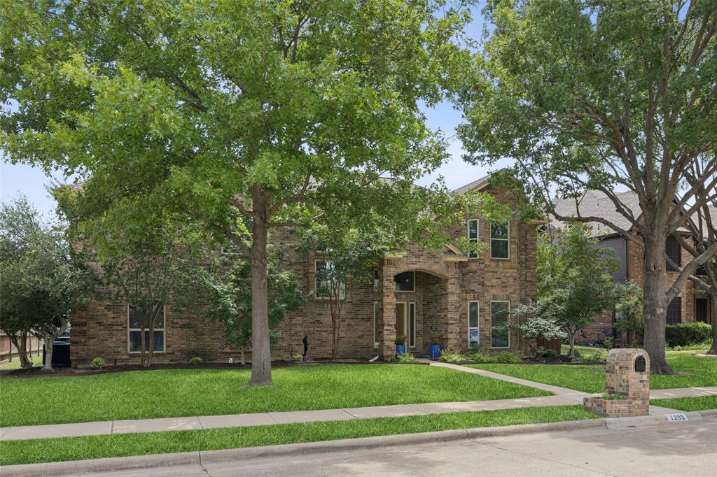 1205 Lakewood Drive