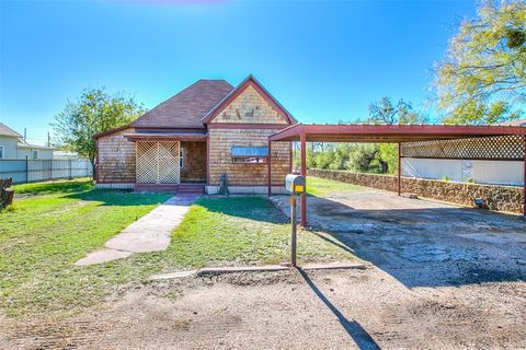 1303 N 7th Street Ballinger TX 76821