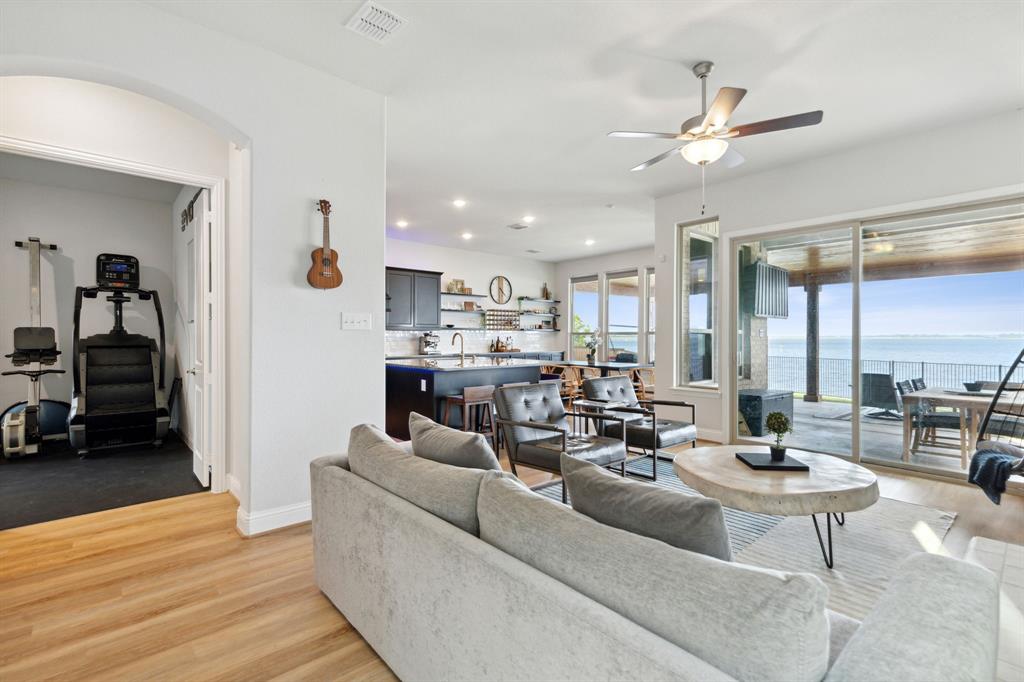 18142 Lakefront Court