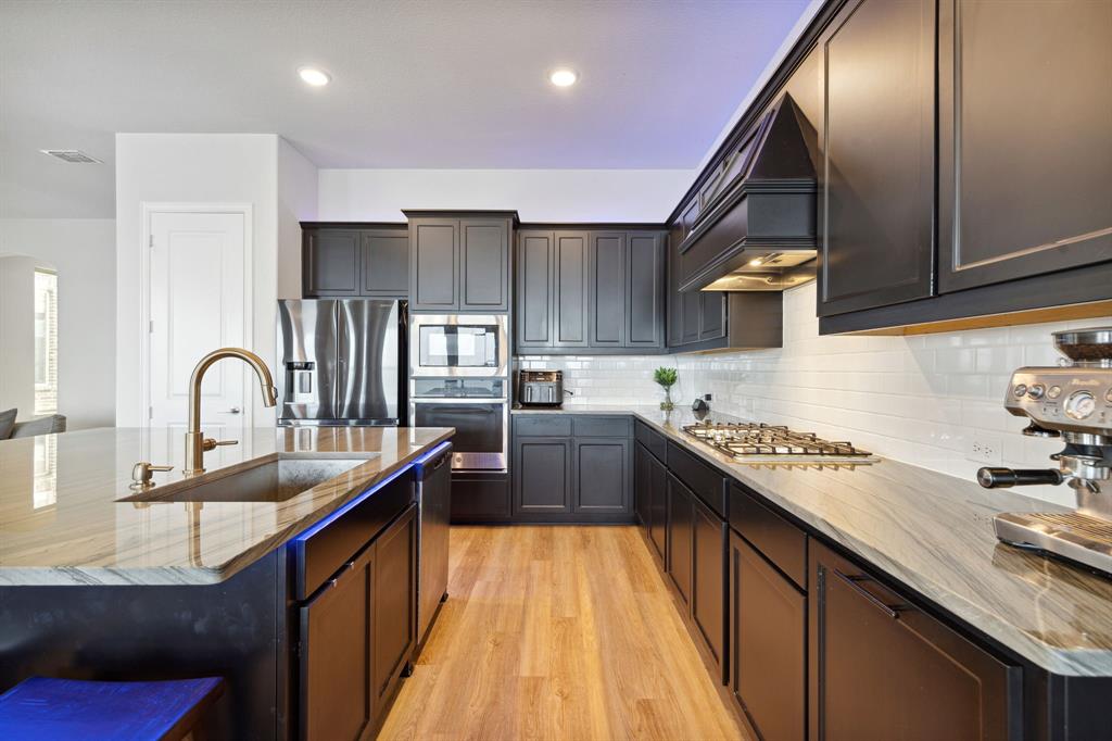 18142 Lakefront Court