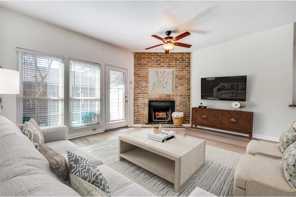 Glen Oaks Twnhms Condo - Residential