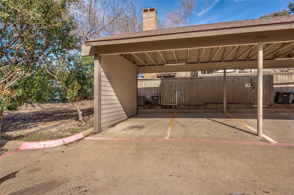 Glen Oaks Twnhms Condo - Residential