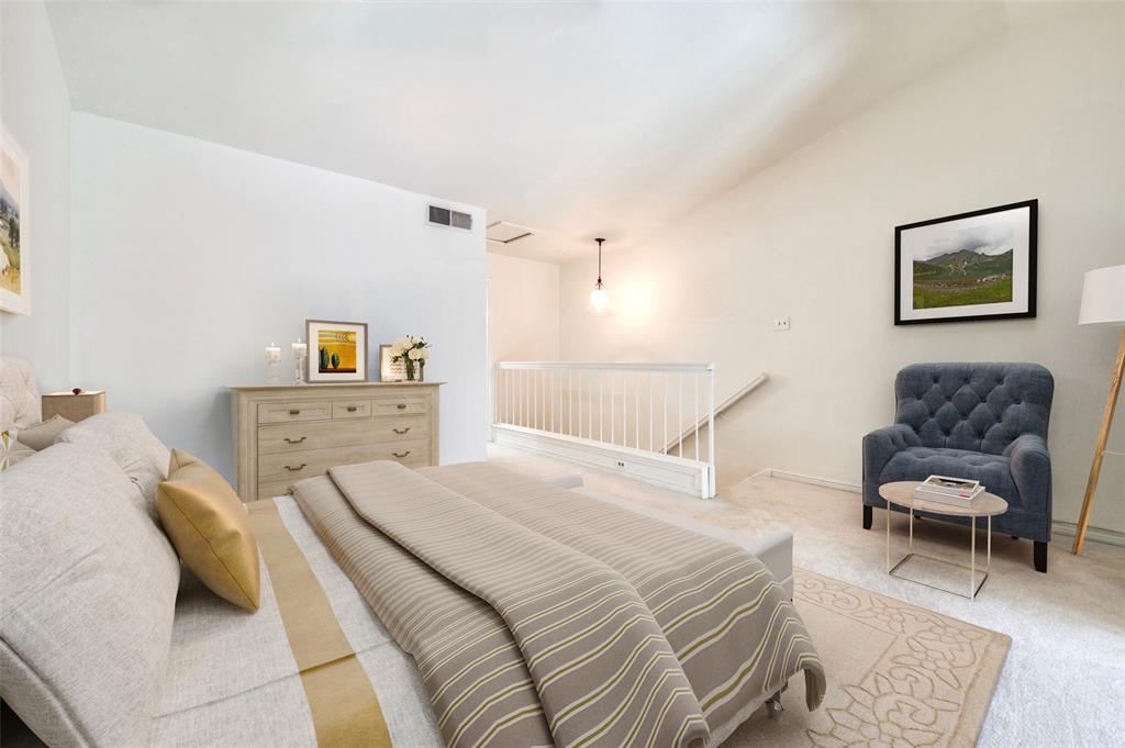 Glen Oaks Twnhms Condo - Residential