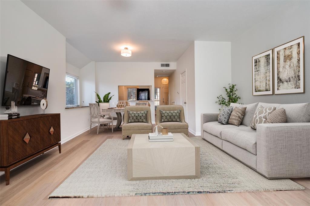 Glen Oaks Twnhms Condo - Residential