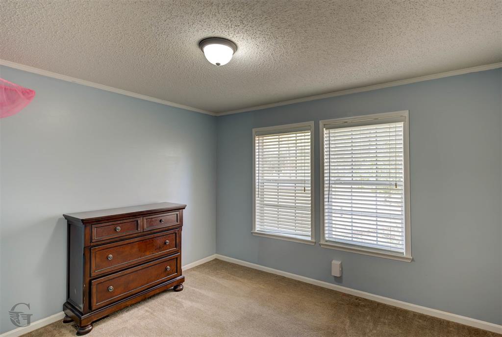 WOOLWORTH - Residential